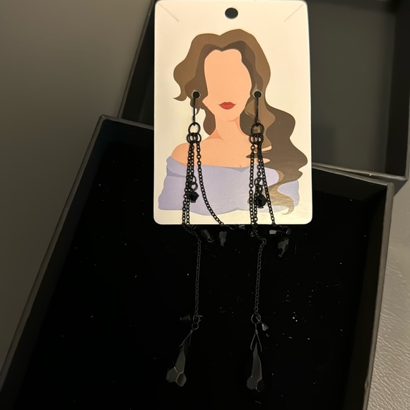 Great Deal Gorgeous Earrings - Picture 1 of 4